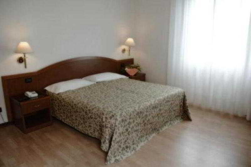 Hotel Angiolino Chianciano Terme Extérieur photo